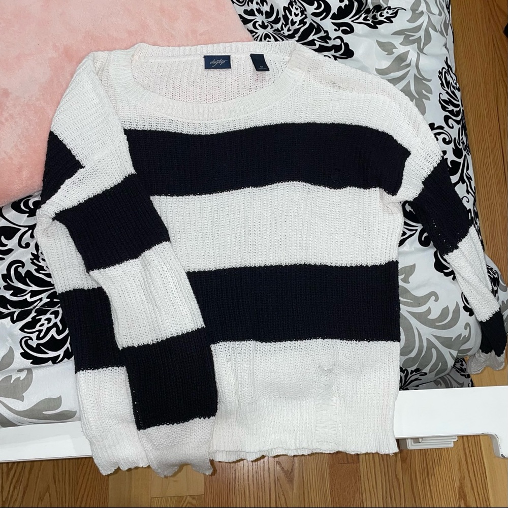Buckle black and white distressed sweater